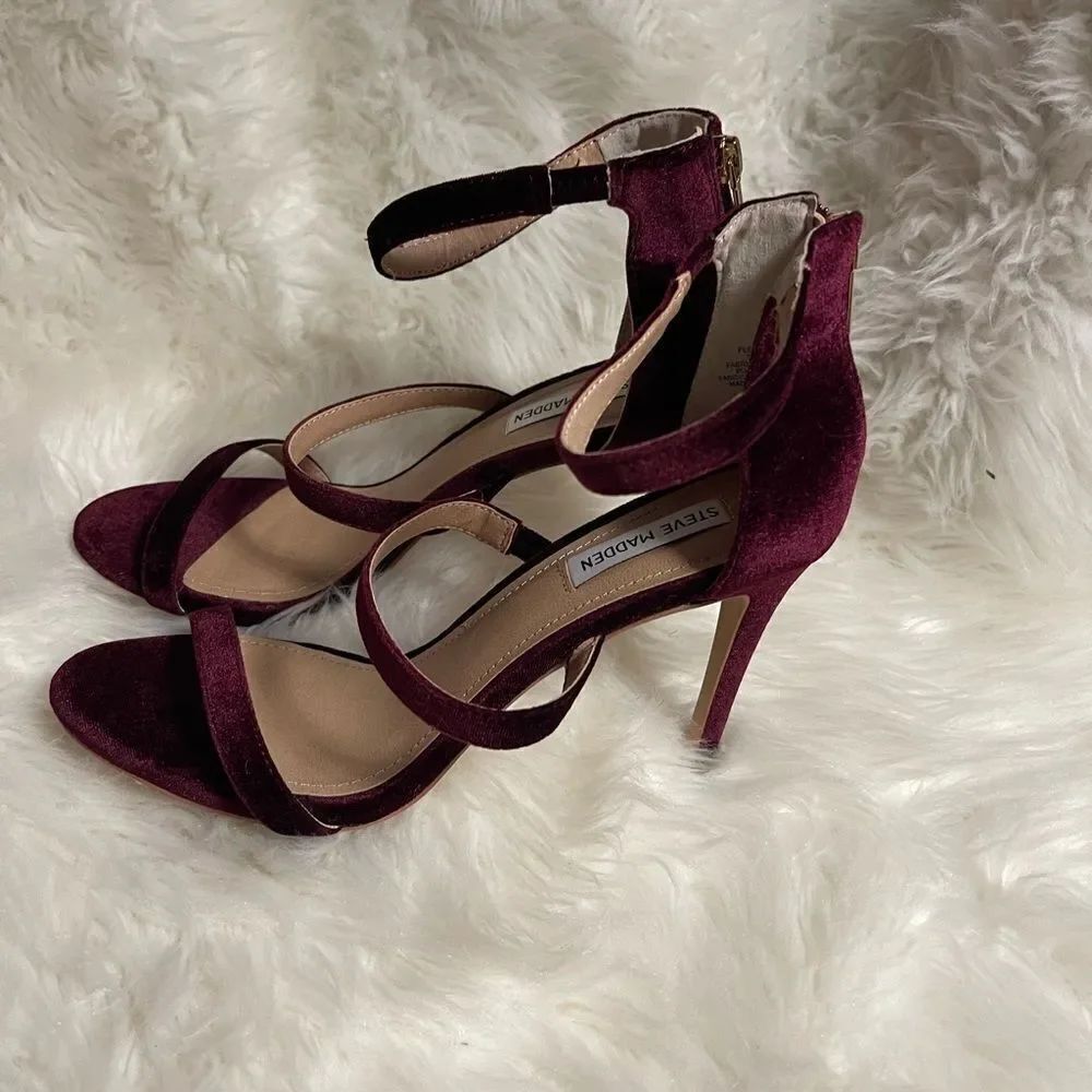 Steve Madden Fabric suede strappy heels sandals with back zipper Size 10M